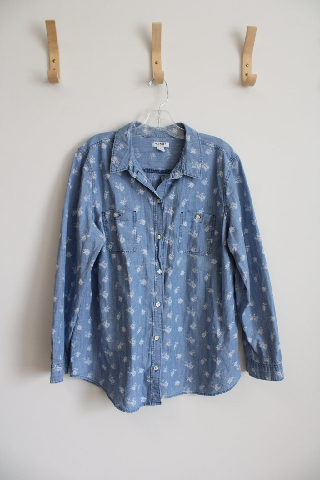 Old Navy Blue Chambray Floral Button Down Top | XL