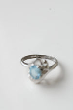 14K White Gold Blue Topaz Oval Stone Ring | Size 8