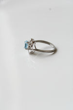 14K White Gold Blue Topaz Oval Stone Ring | Size 8