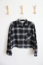 No Frills Black & White Plaid Cropped Button Down Top | L