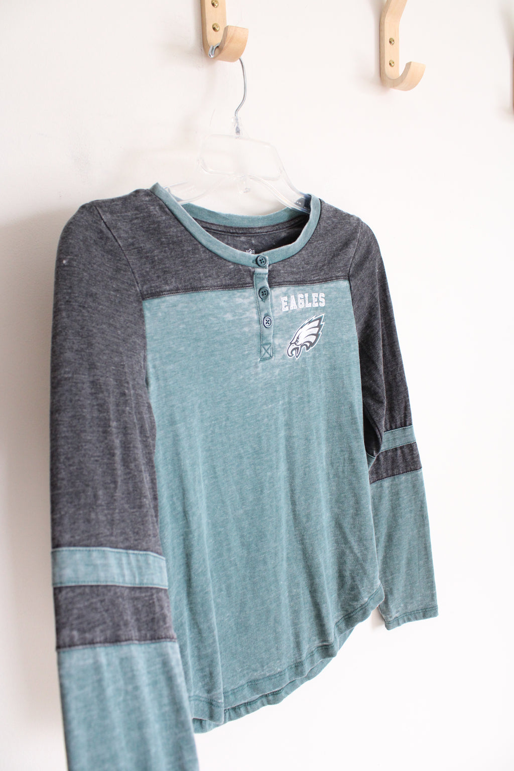 NFL Green & Gray Philadelphia Eagles Long Sleeved Shirt | Youth L (10/12)