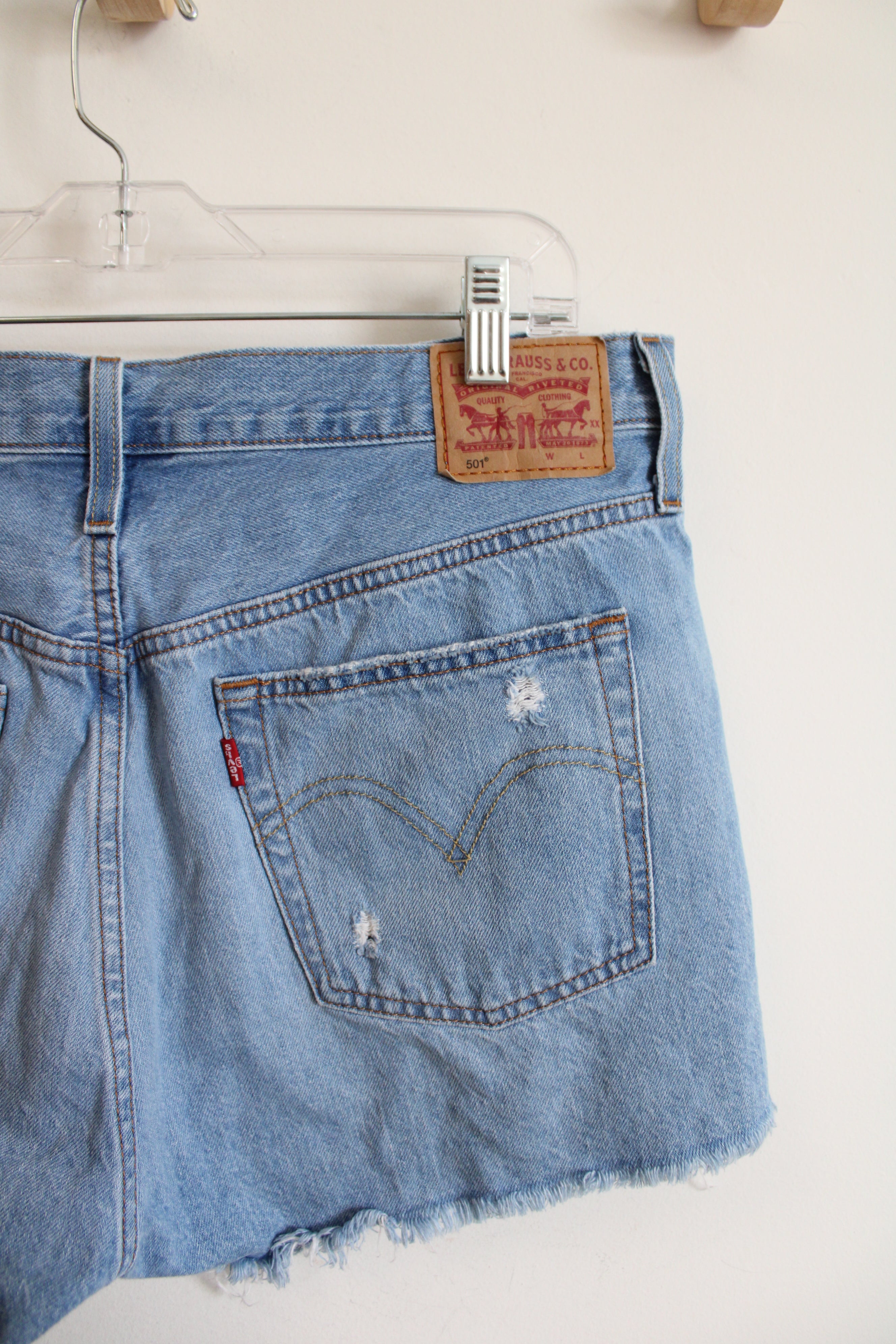 Levi's 501 Cut Off Jean Shorts | 32