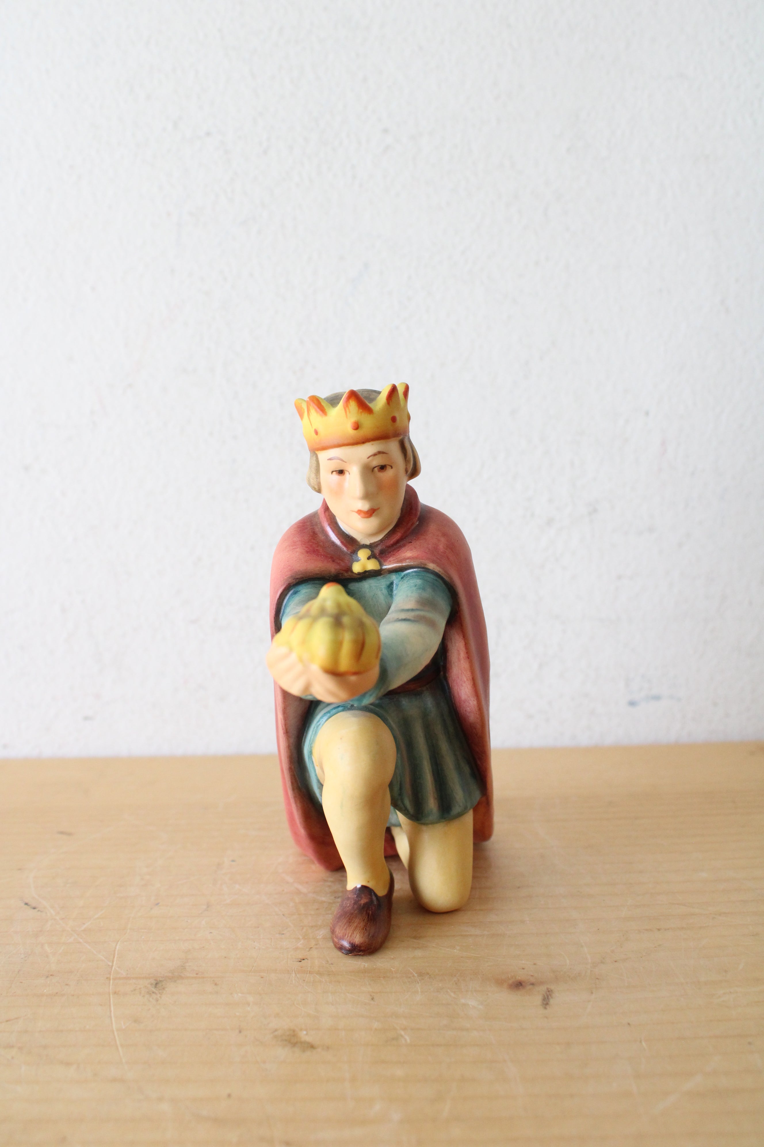 Goebel Hummel Nativity Kneeling King Ceramic Figurine