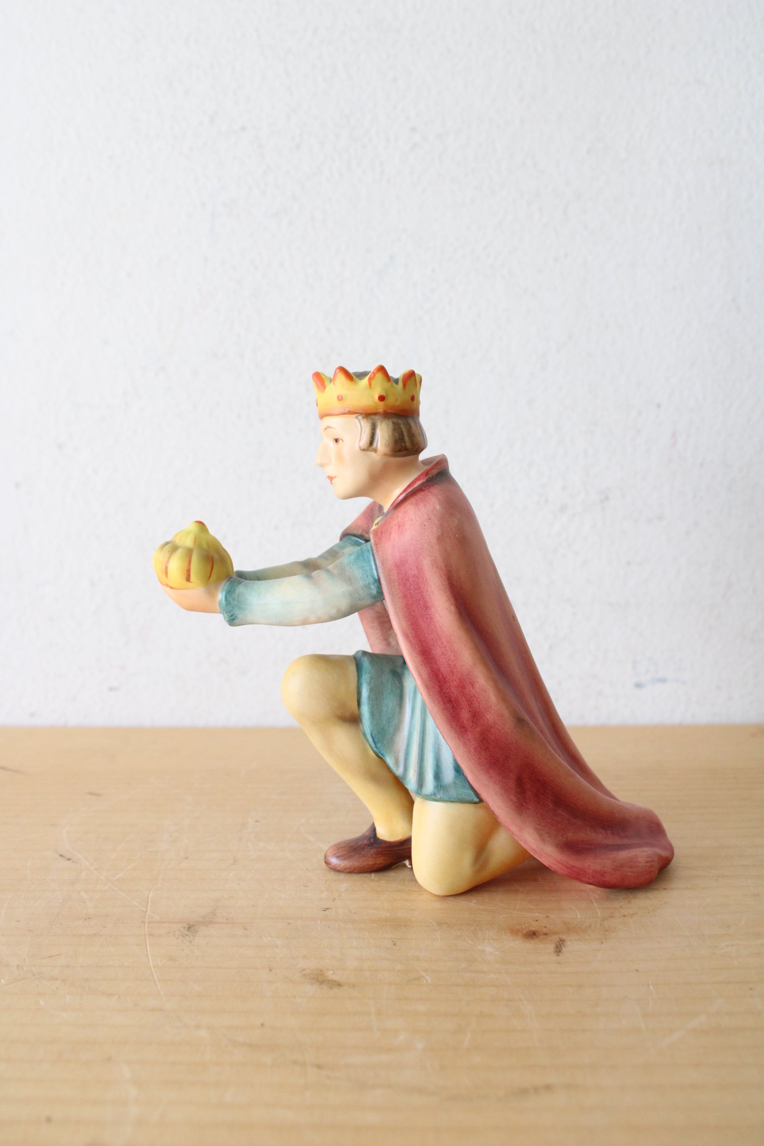 Goebel Hummel Nativity Kneeling King Ceramic Figurine