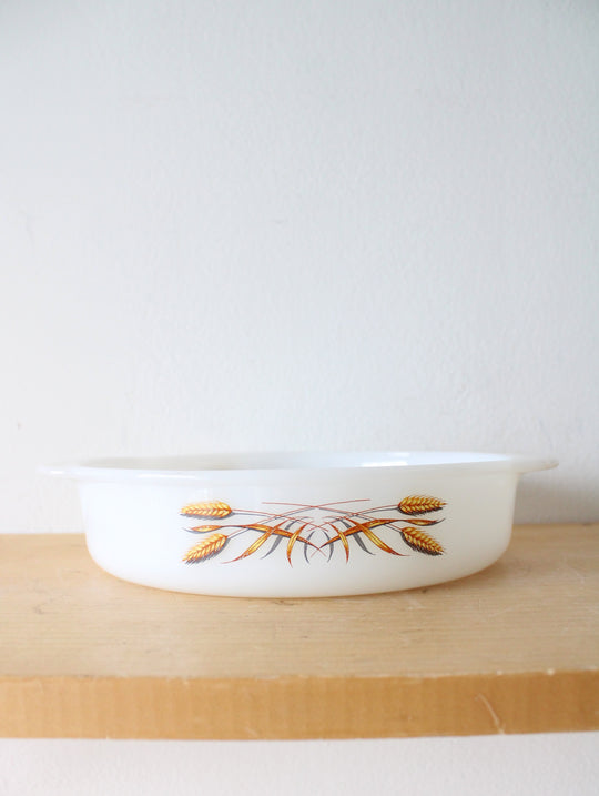 Anchor Hocking Fire King #450 Golden Wheat Round Baking Dish