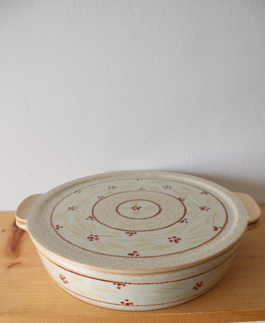 Temptations By Tara Old World Cream & Red Large Round Casserole Dish & Lid/Trivet