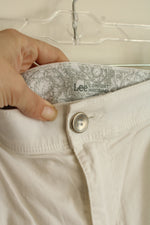 Lee Comfort Waistband White Bermuda Shorts | 12P
