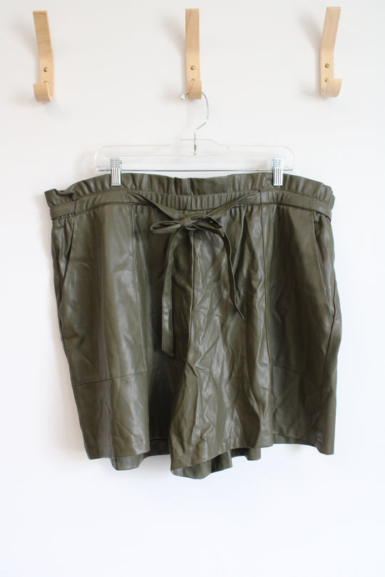 Cato Olive Green Faux Leather Tied Shorts | 22/24W