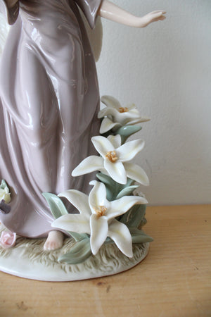 Grandeur Noel Angel Porcelain Figurine