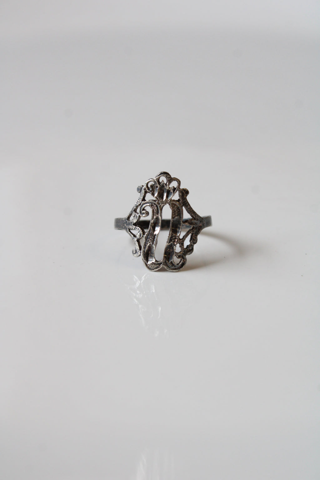 Vintage Sterling Silver "U" Initial Ring | Size 7