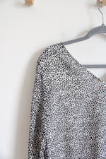 A New Day White & Black Long Sleeved Top | M