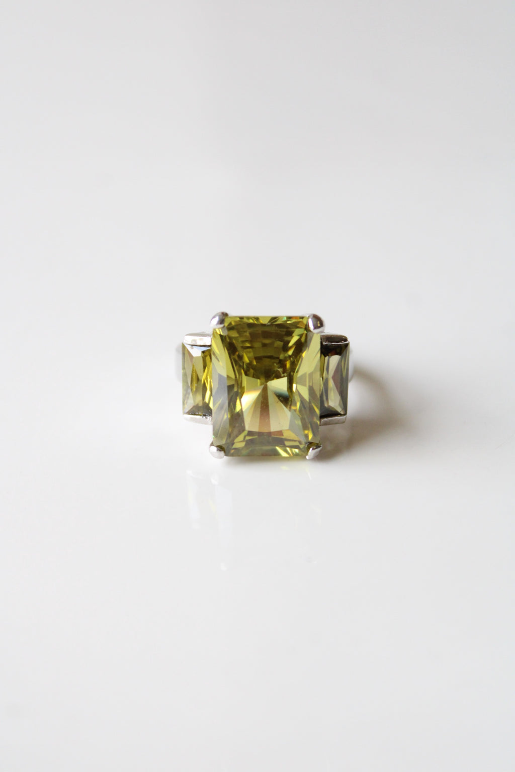 Lemon Quartz Green Stone Sterling Silver Ring | Size 7
