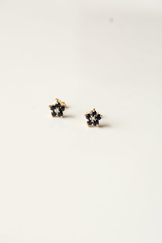 14K Yellow Gold Black Onyx Stone Flower Stud Earrings