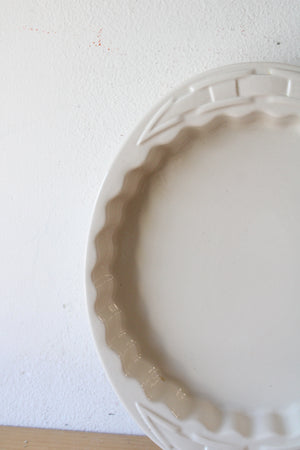 Longaberger Pottery Woven Traditions 9" Ivory Ribbed Pie Plate