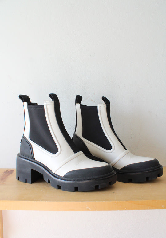Tory Burch Chelsea Lug-Sole White & Black Boots | Size 7