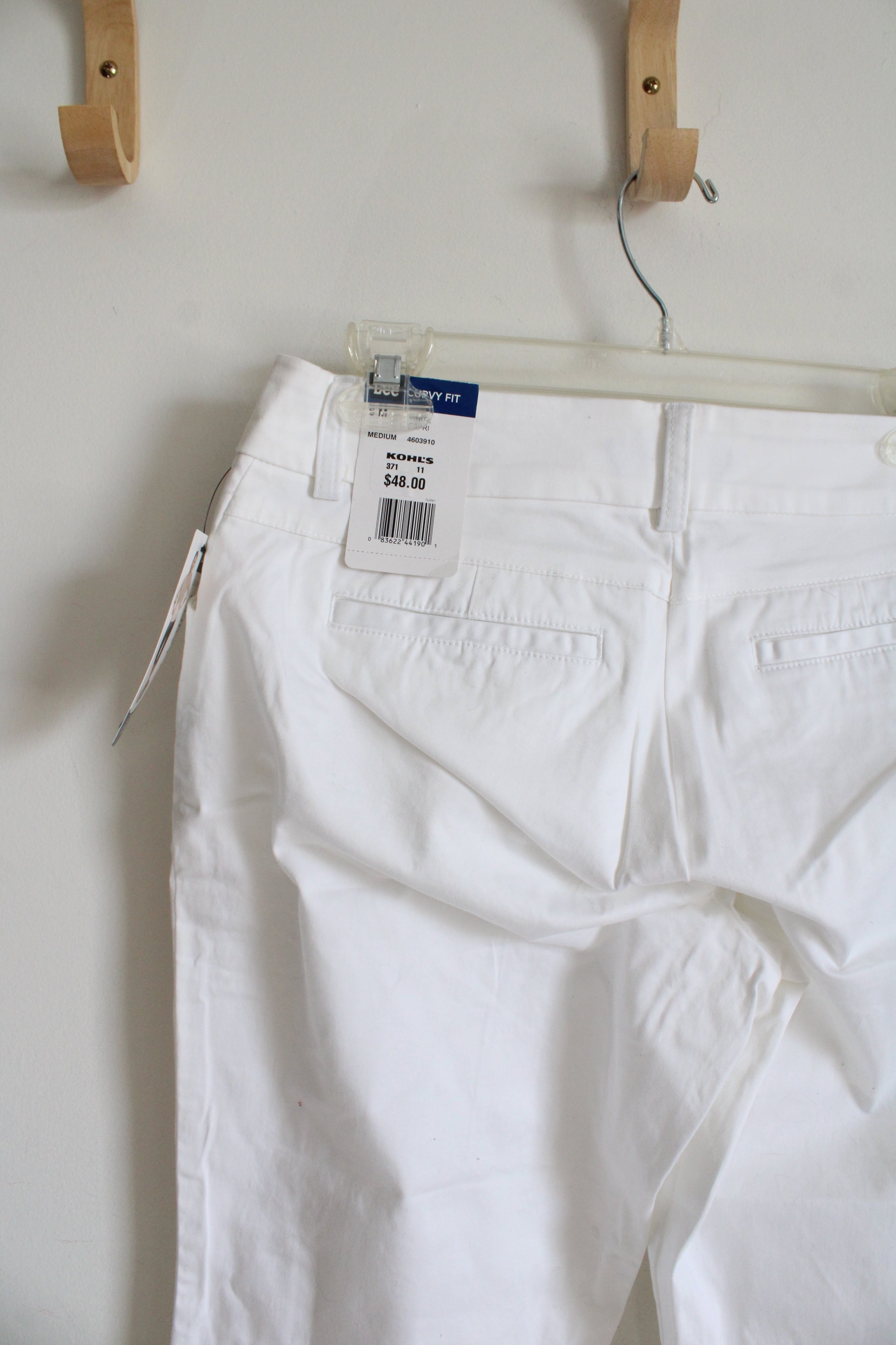 NEW Lee Curvy Fit White Capri Pants