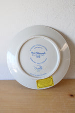 Goebel M.J. Hummel 1978 Girl Knitting Under Tree 8th Annual Decorative Plate
