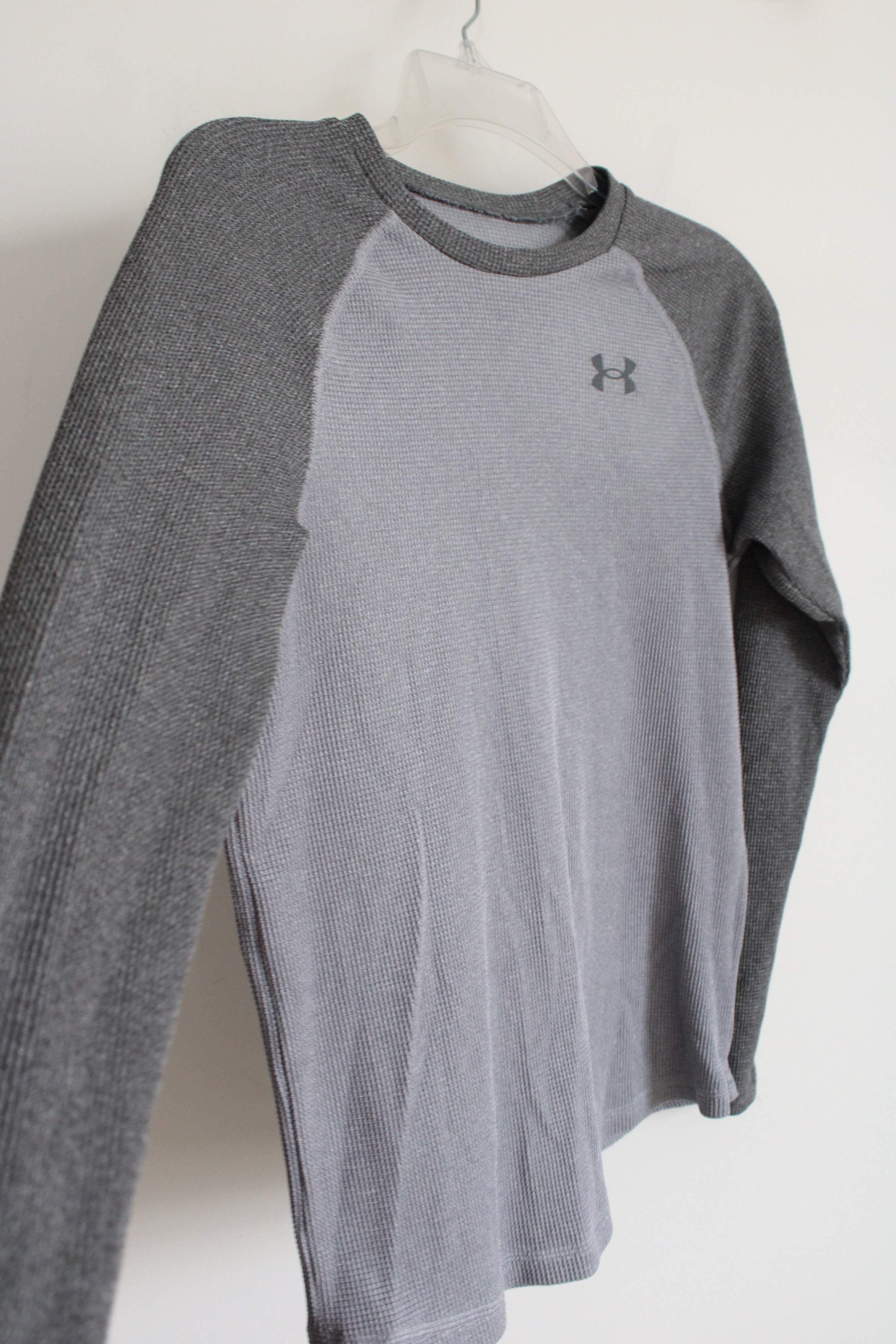 Under Armour Loose Fit Gray Waffle Knit Long Sleeved Shirt | Youth L (14/16)