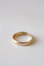 14K Yellow Gold Vintage Wedding Band | Size 12