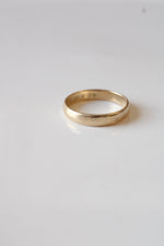 14K Yellow Gold Vintage Wedding Band | Size 12