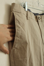 Old Navy Ultimate Slim Khaki Pants | 40x30