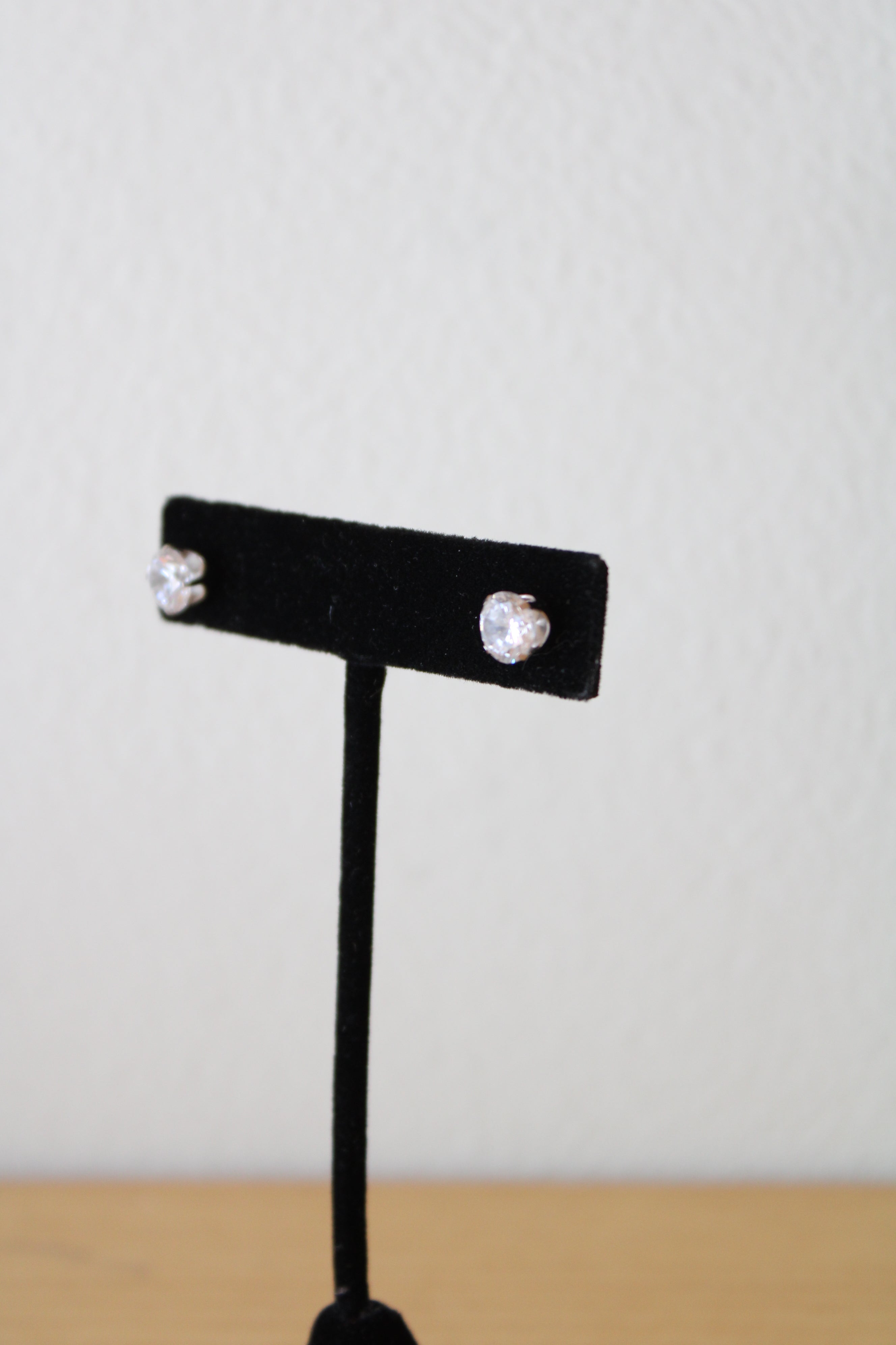 585 White Gold Stud Clear Stone Earrings