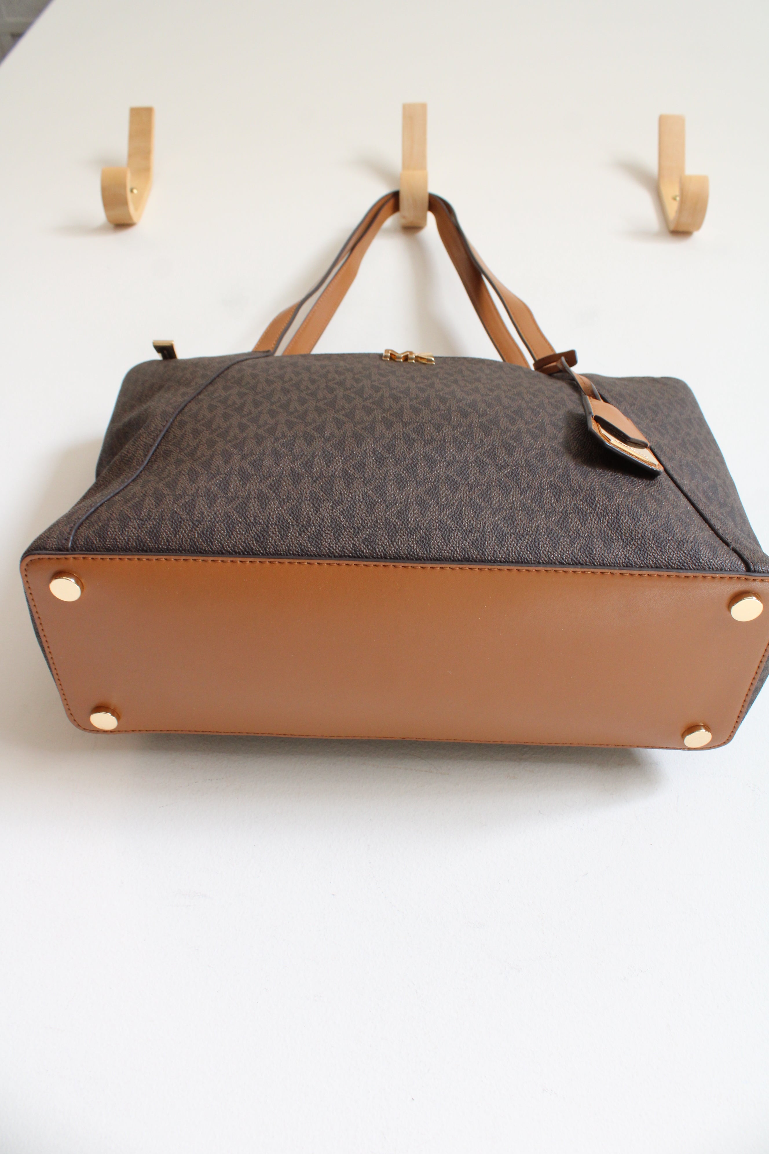 NEW MICHAEL Michael Kors Maddie Brown/Acorn Zip Top Tote Purse