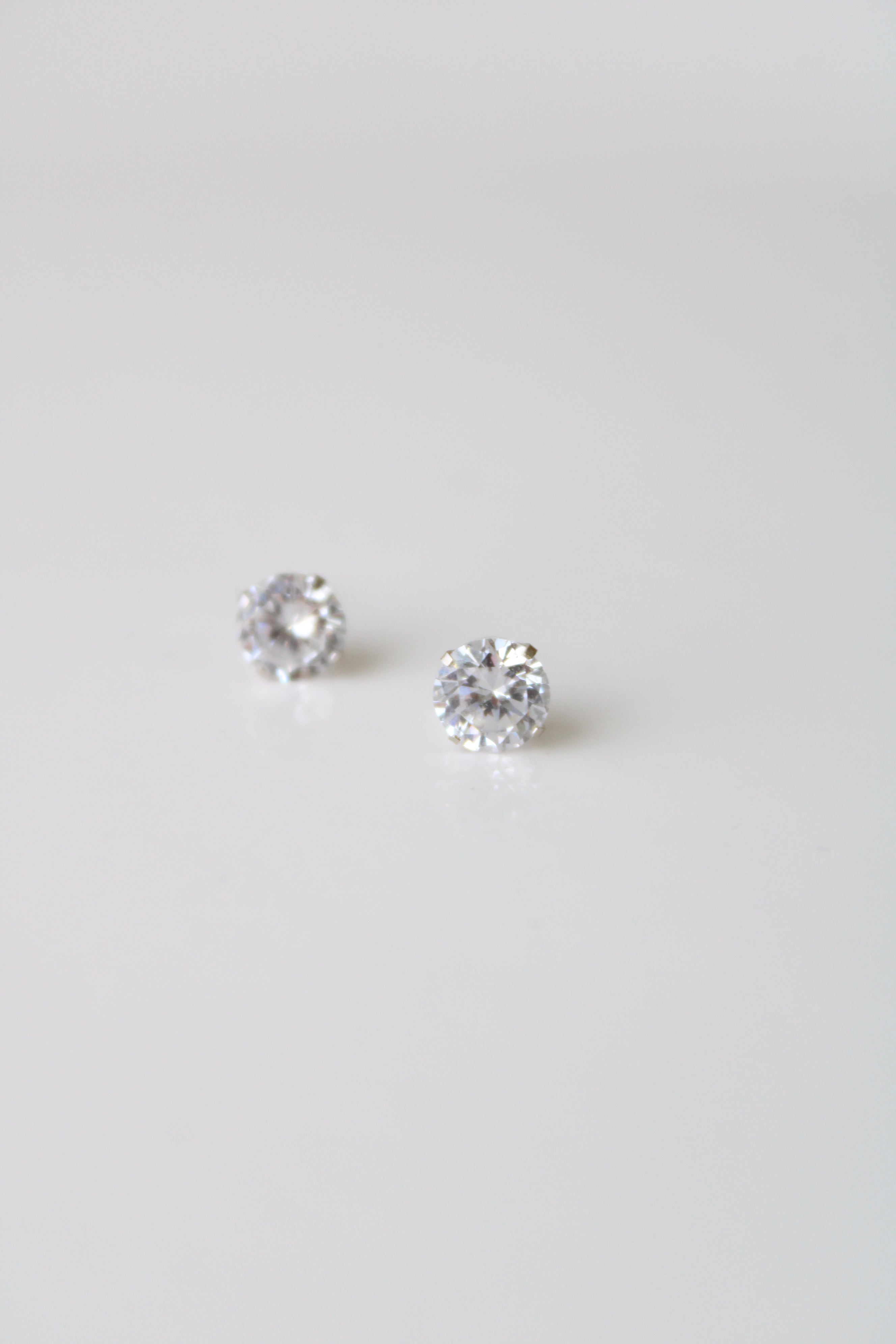 585 White Gold Stud Clear Stone Earrings