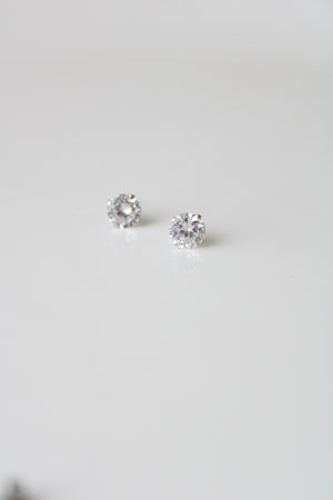 585 White Gold Stud Clear Stone Earrings