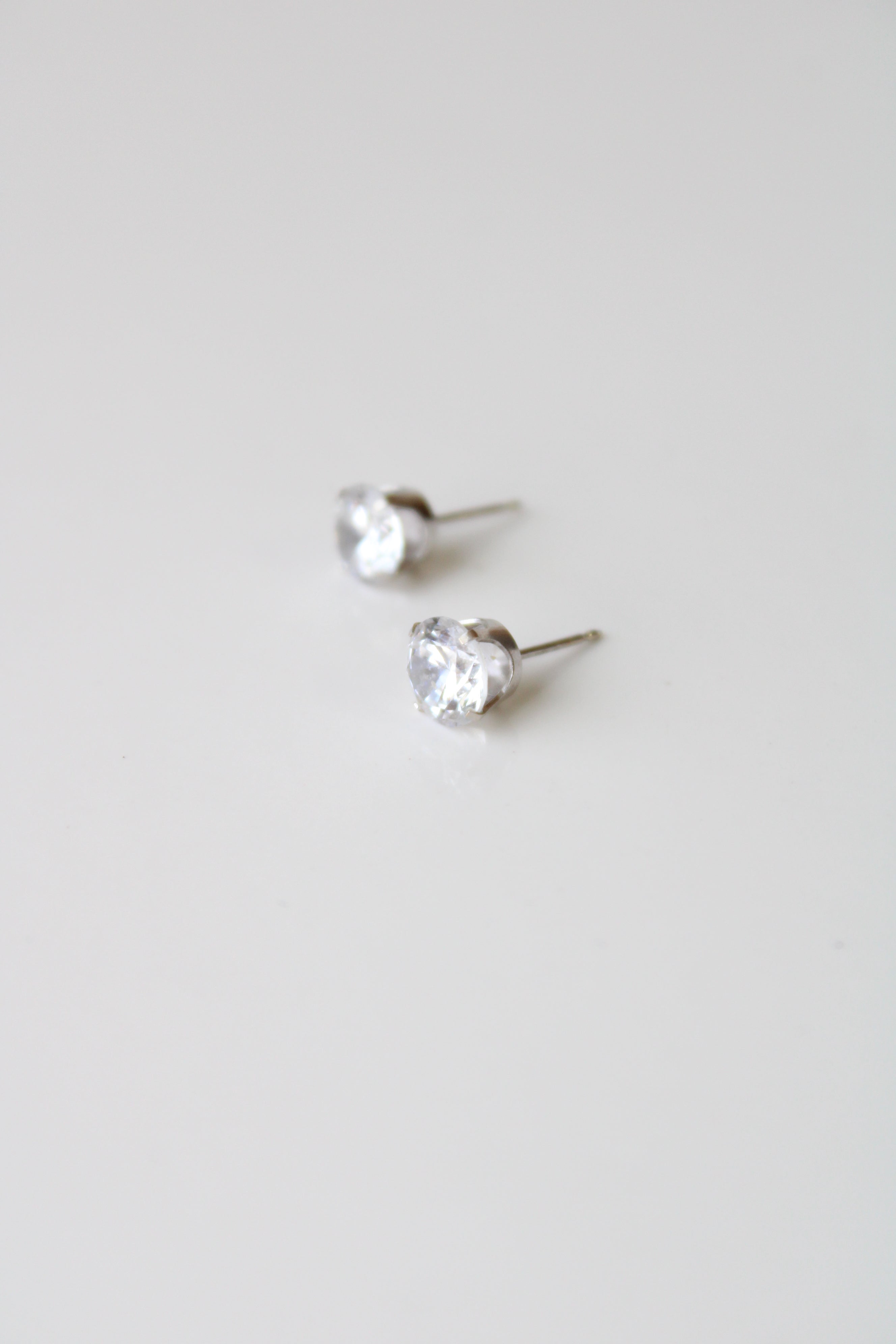 585 White Gold Stud Clear Stone Earrings