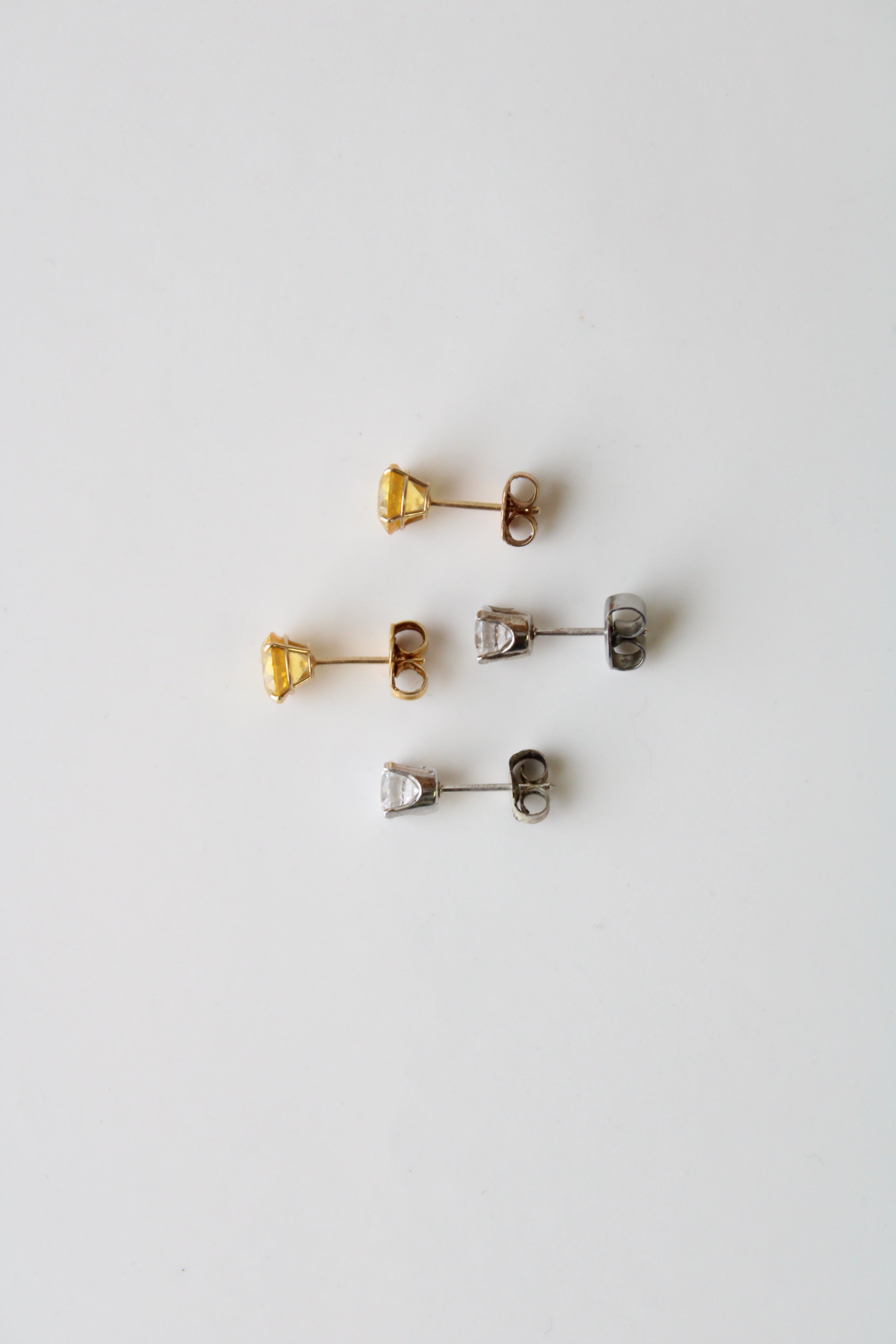 14K Gold Yellow & Clear Stone Stud Earring Pair