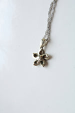 14K White Gold Flower Pendant Necklace