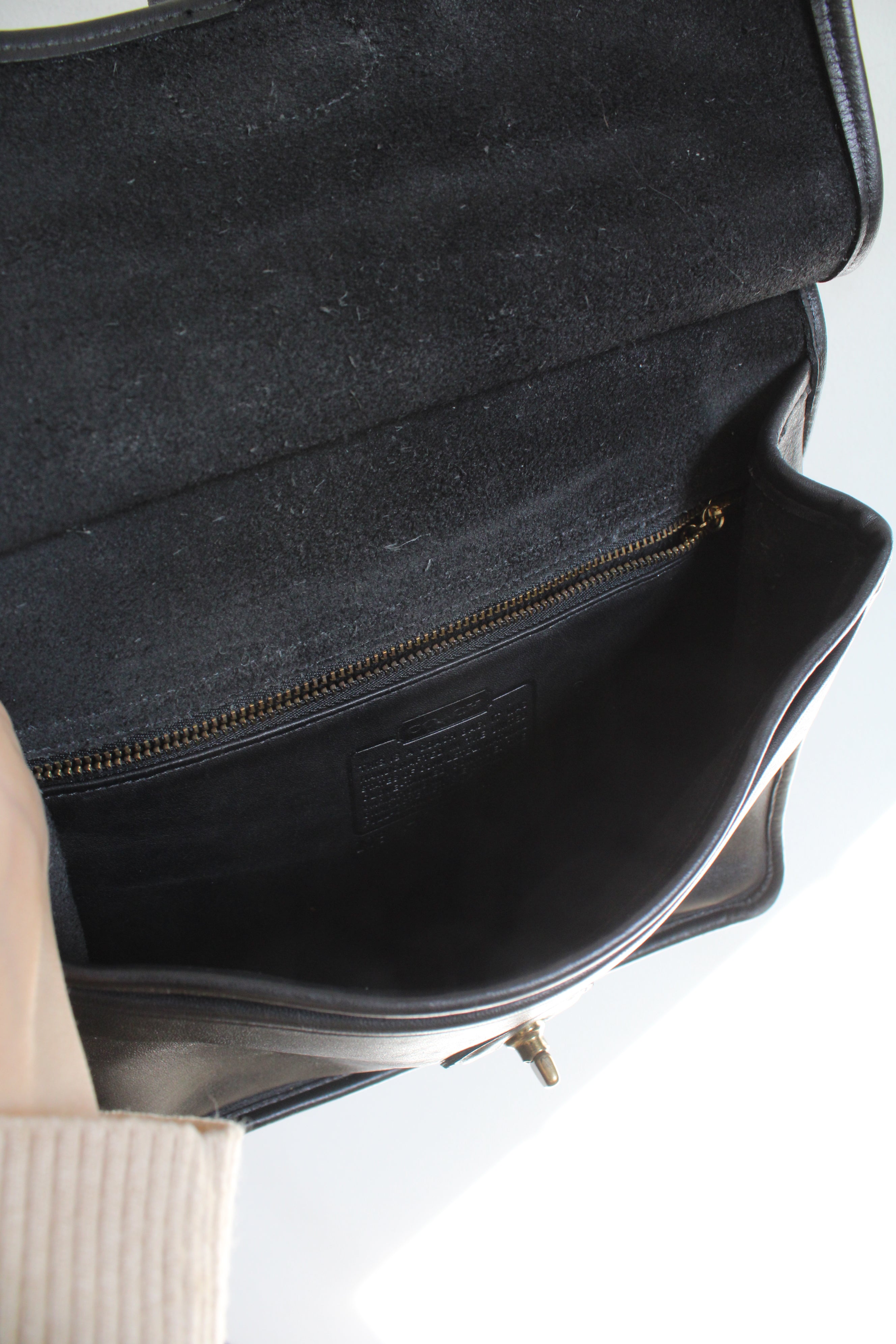 Coach Vintage Willis 9927 Black Leather Crossbody Bag