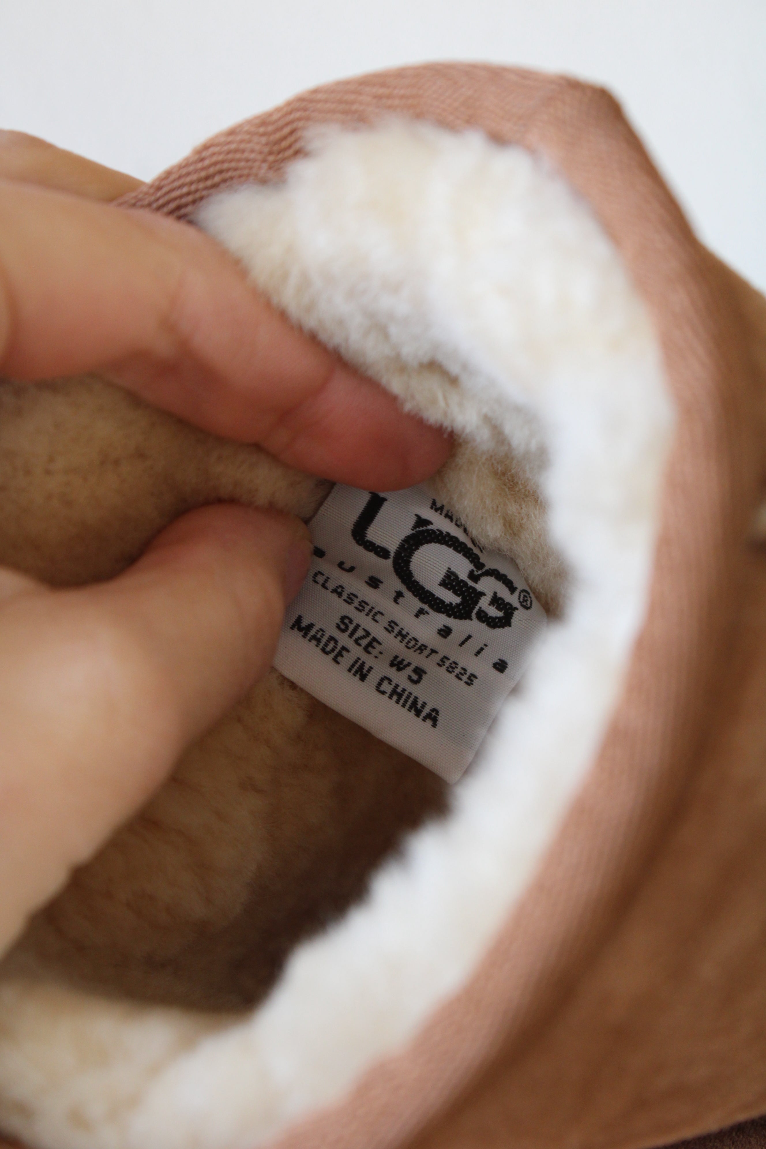 UGG Classic Short Boot In Chestnut | Size 5