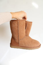 UGG Classic Short Boot In Chestnut | Size 5