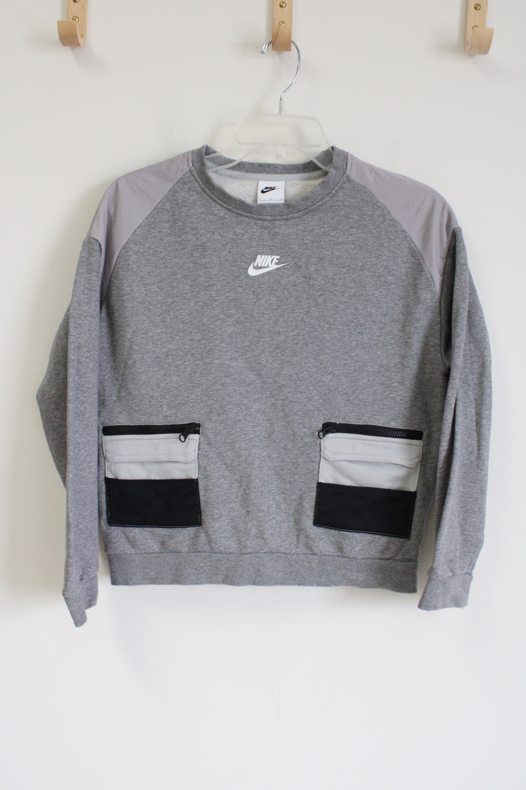 Nike Gray Pocket Sweatshirt | Youth L (14/16)