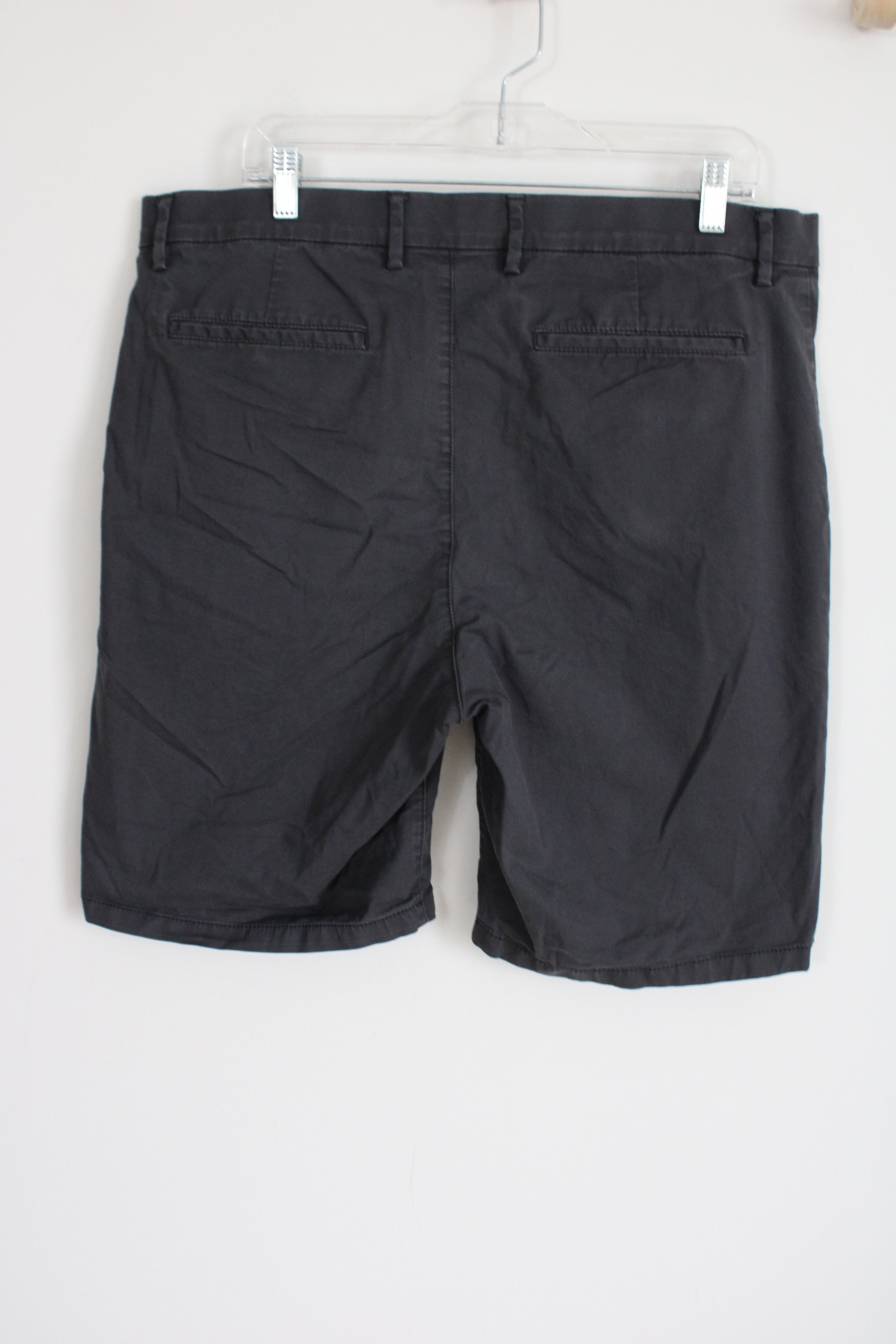 Old Navy Ultimate Tech Slim Dark Gray Chino Shorts | 38