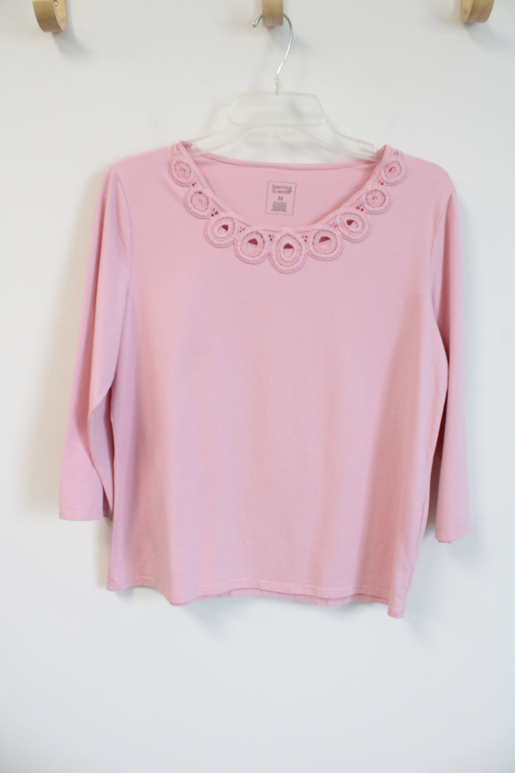 Hasting & Smith Light Pink Lace Neckline Top | M
