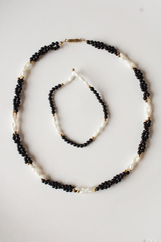 Rice Pearl & Black Beaded Necklace Bracelet Set