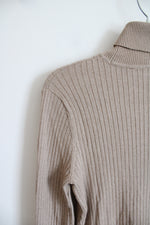 Evan-Picone Tan Cable Knit Turtleneck Sweater | L Petite