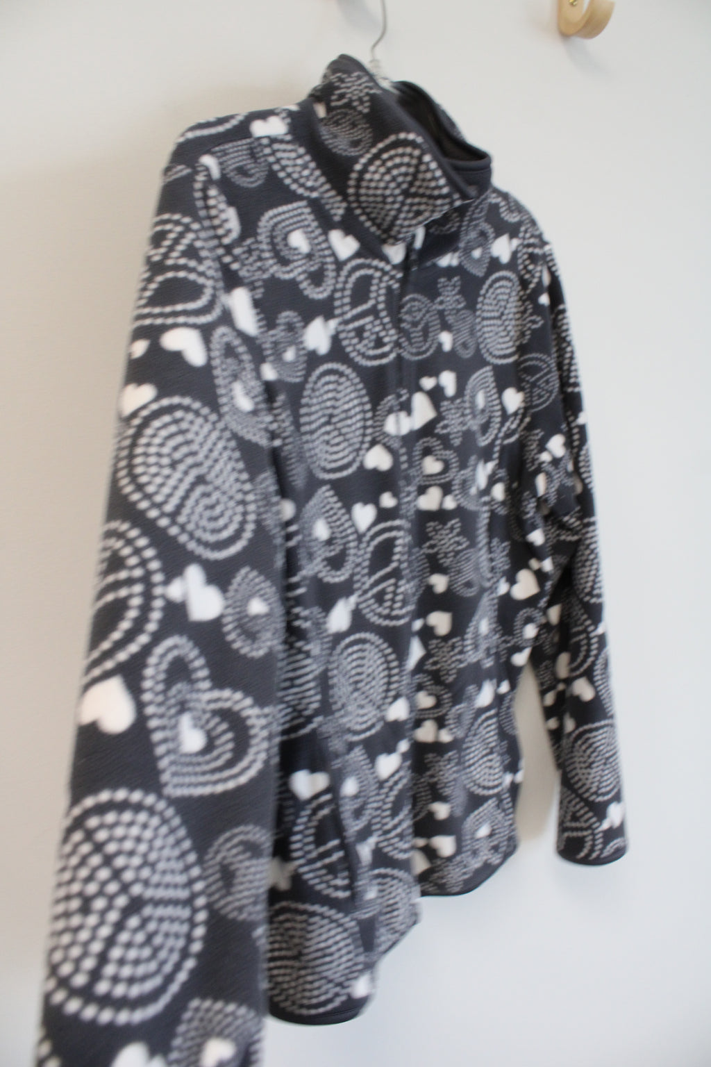 Old Navy Gray Heart Pattern Fleece Jacket | L