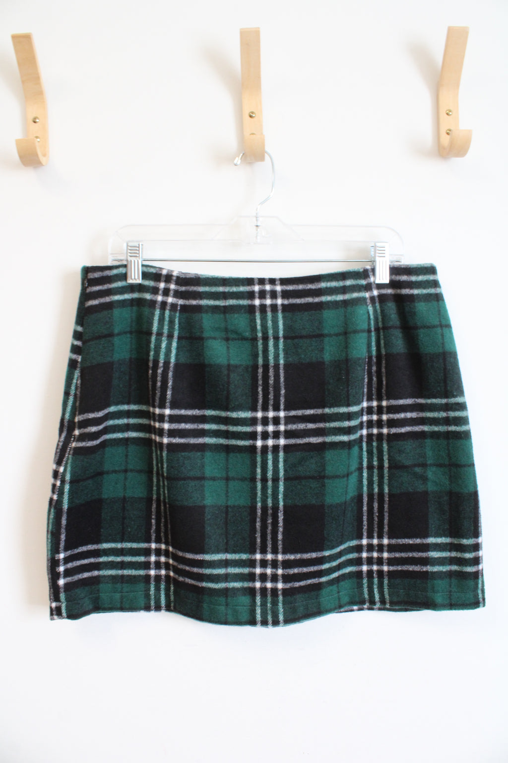 NEW (i) Green Black & White Plaid Fuzzy Mini Skirt | L