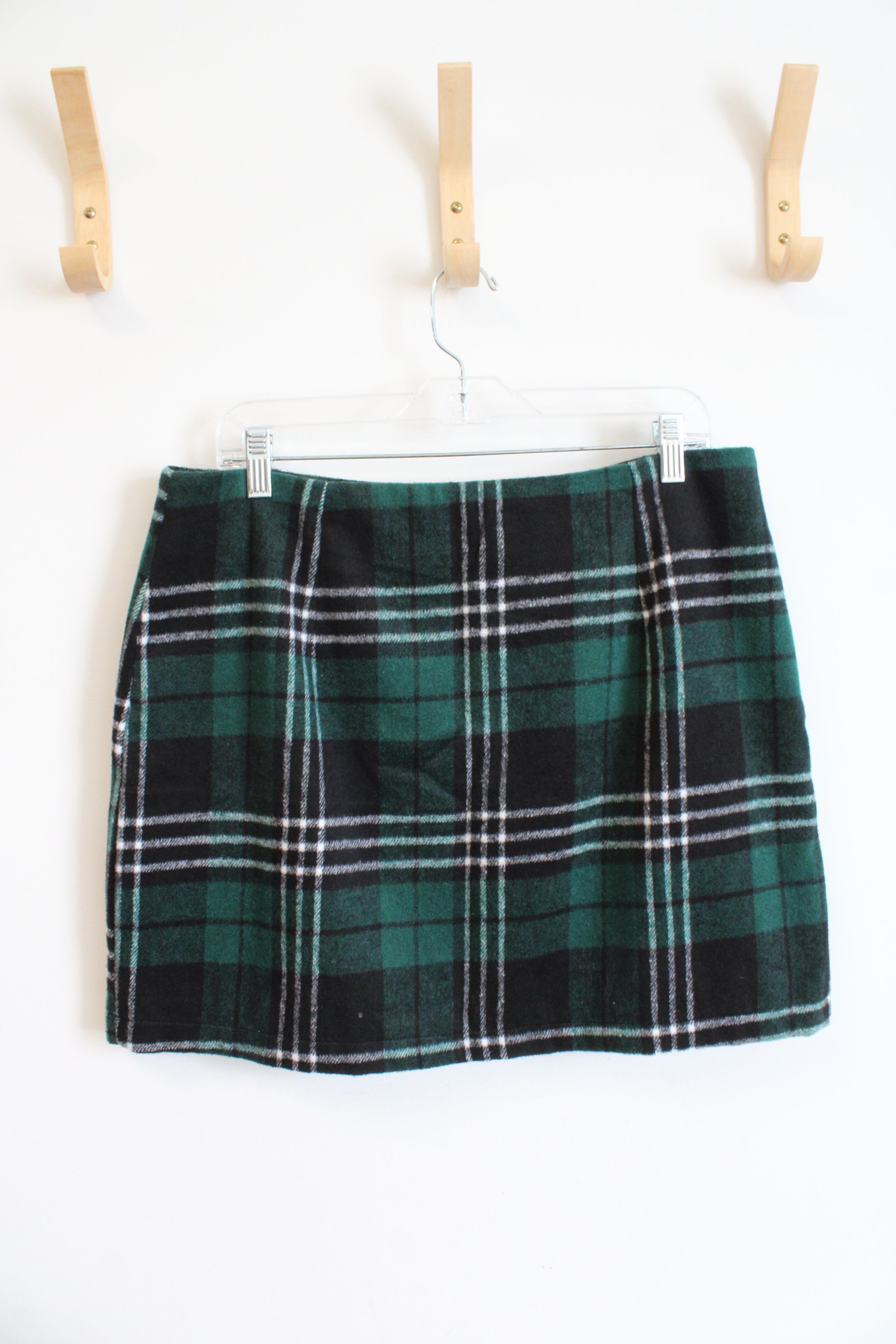 NEW (i) Green Black & White Plaid Fuzzy Mini Skirt | L