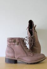 Cliffs by White Mountain Lace-Up Ankle Brown Boot | Size 7 1/2