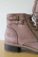 Cliffs by White Mountain Lace-Up Ankle Brown Boot | Size 7 1/2