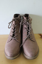 Cliffs by White Mountain Lace-Up Ankle Brown Boot | Size 7 1/2