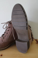 Cliffs by White Mountain Lace-Up Ankle Brown Boot | Size 7 1/2