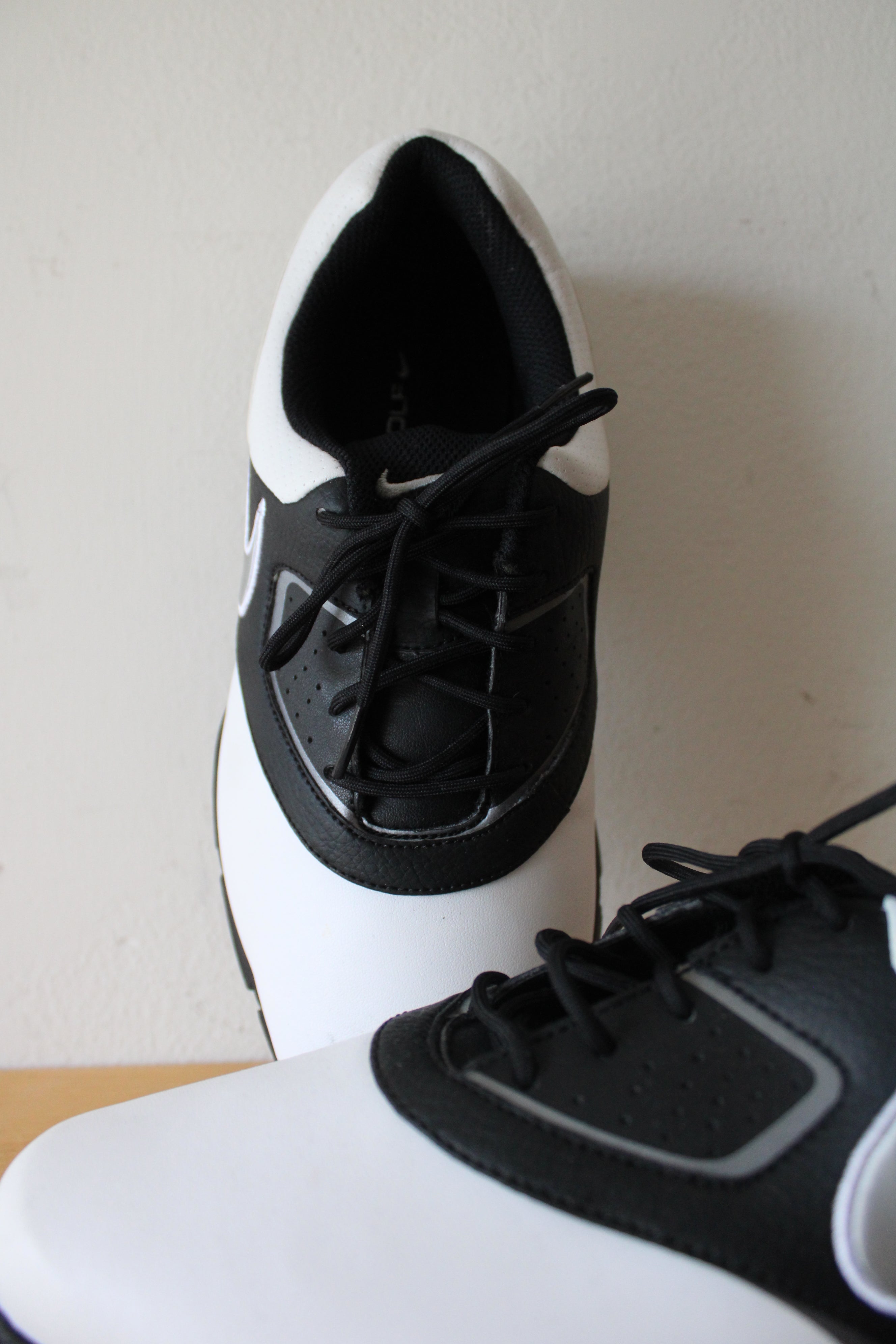 Nike Golf Heritage Black & White Golf Shoes | 8W