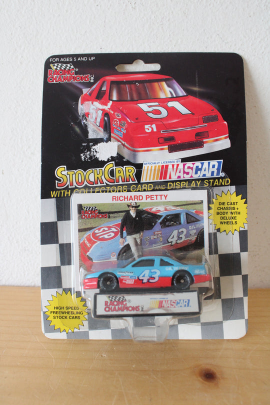 Vintage Nascar Racing Champions Richard Petty #43 Stock Car & Display Stand