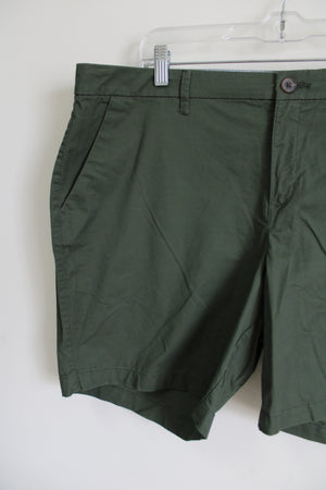 Old Navy Green Everyday Short | 16